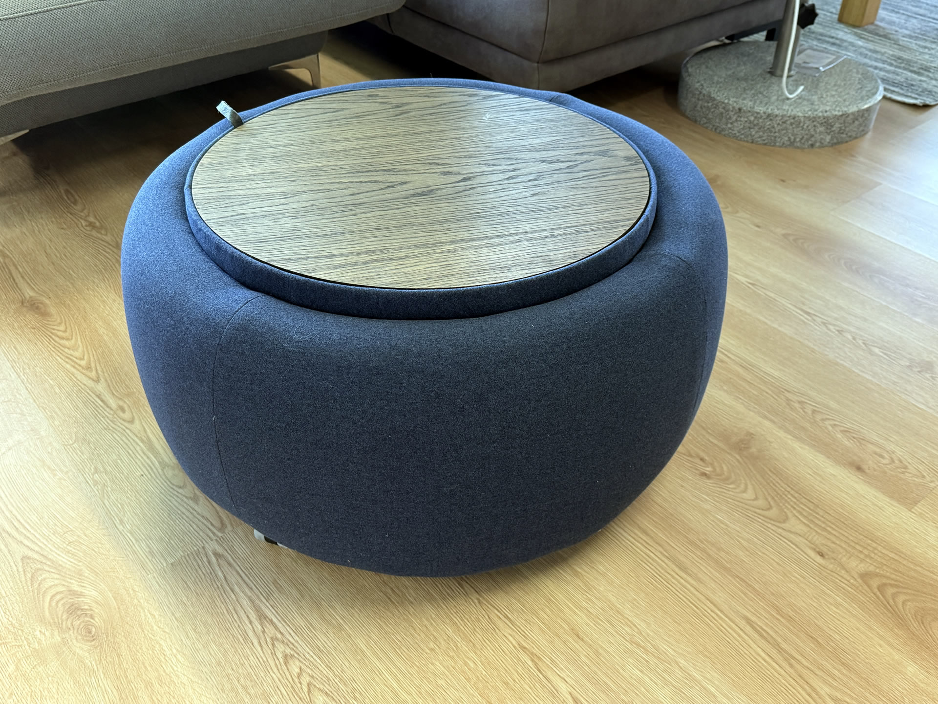 Tisch/Hocker